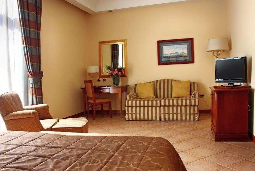 Le Cheminee Business Hotel Napoli Oda fotoğraf