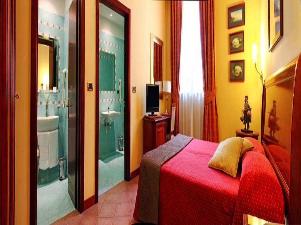 Le Cheminee Business Hotel Napoli Oda fotoğraf