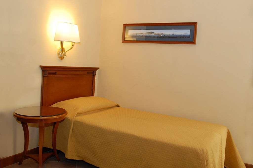 Le Cheminee Business Hotel Napoli Oda fotoğraf